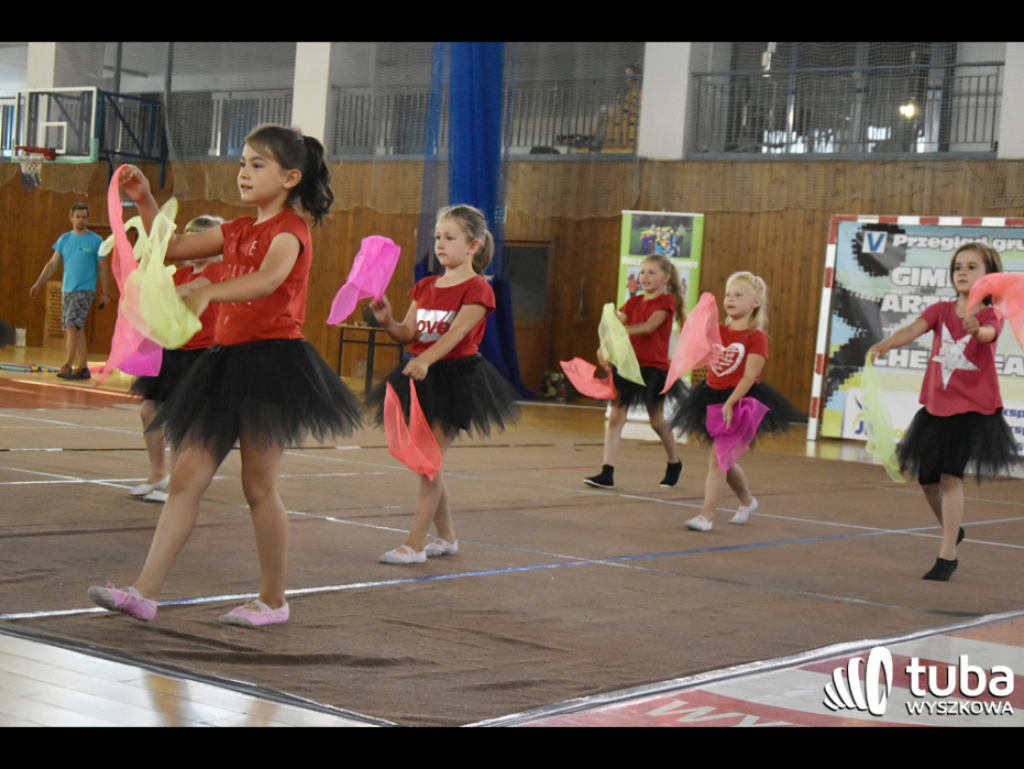 JK Sport podsumowało kolejny rok pracy. Fantastyczny pokaz gimnastyczno-akrobatyczny
