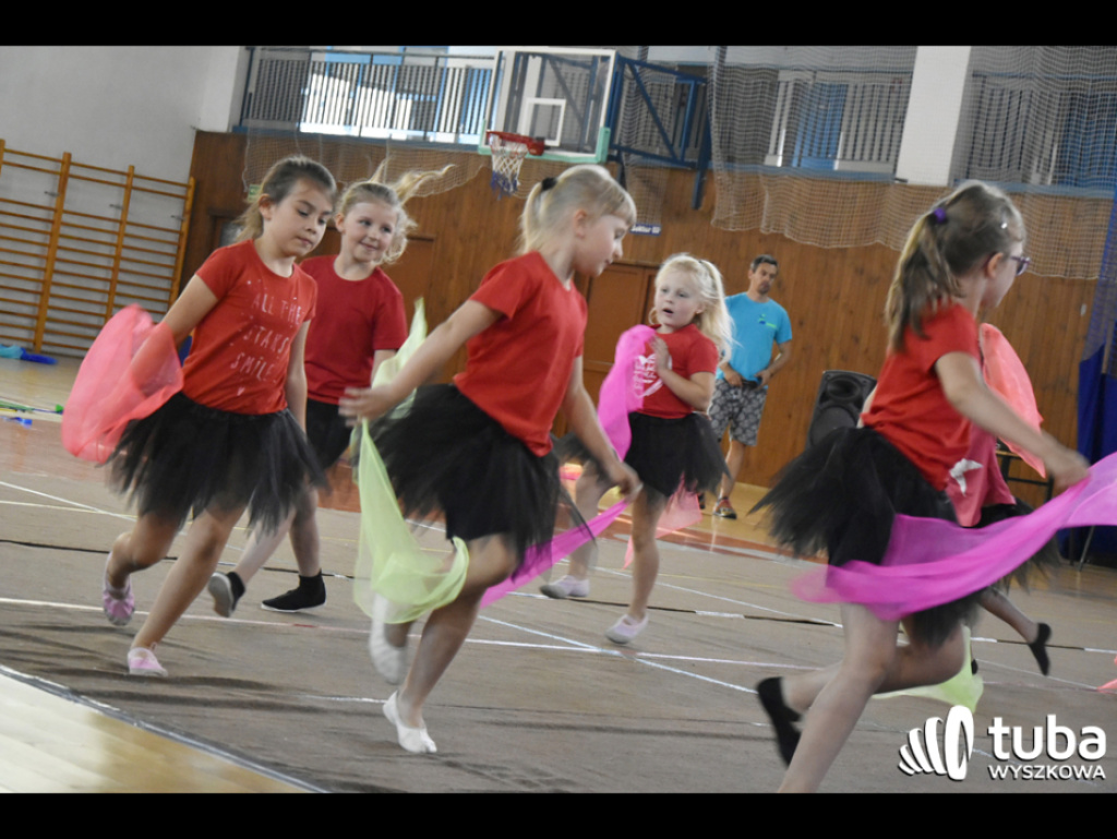 JK Sport podsumowało kolejny rok pracy. Fantastyczny pokaz gimnastyczno-akrobatyczny
