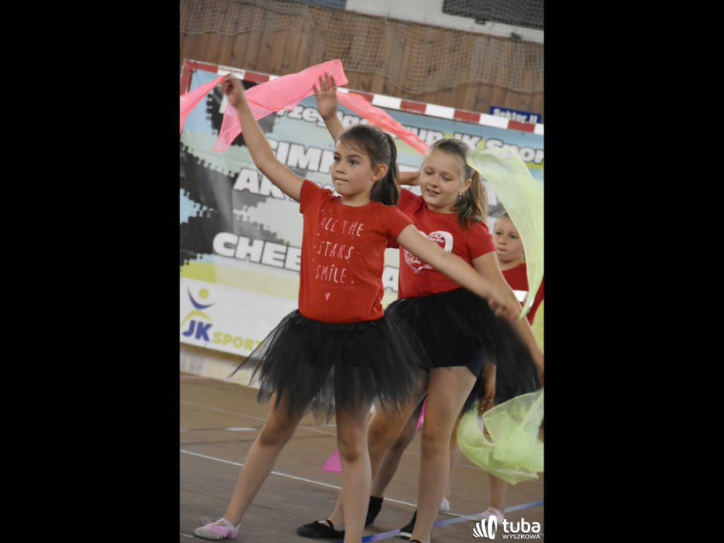 JK Sport podsumowało kolejny rok pracy. Fantastyczny pokaz gimnastyczno-akrobatyczny