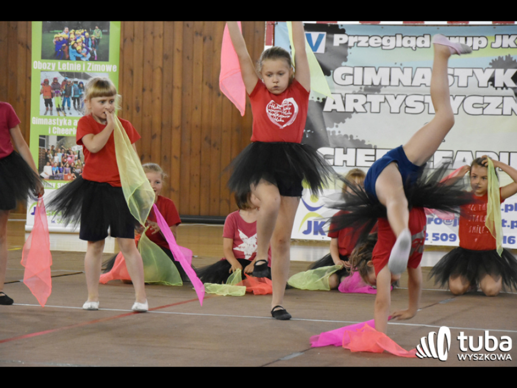 JK Sport podsumowało kolejny rok pracy. Fantastyczny pokaz gimnastyczno-akrobatyczny