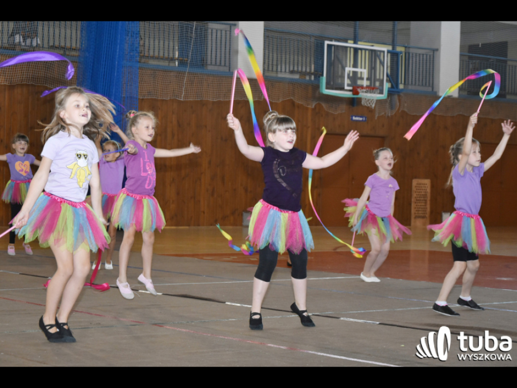 JK Sport podsumowało kolejny rok pracy. Fantastyczny pokaz gimnastyczno-akrobatyczny