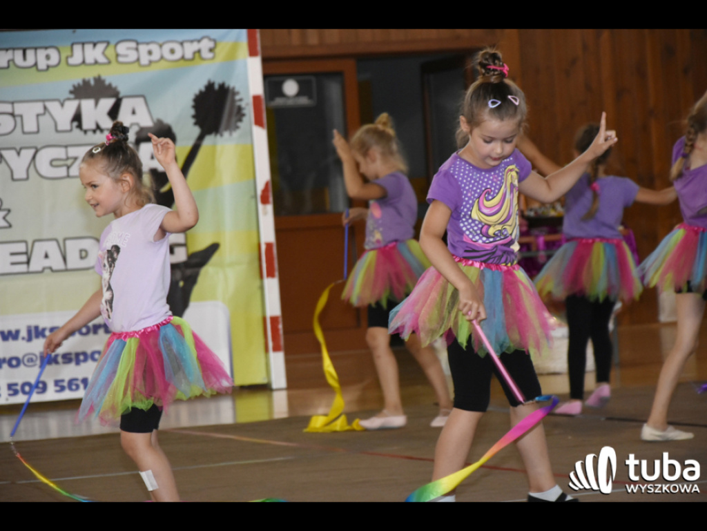 JK Sport podsumowało kolejny rok pracy. Fantastyczny pokaz gimnastyczno-akrobatyczny