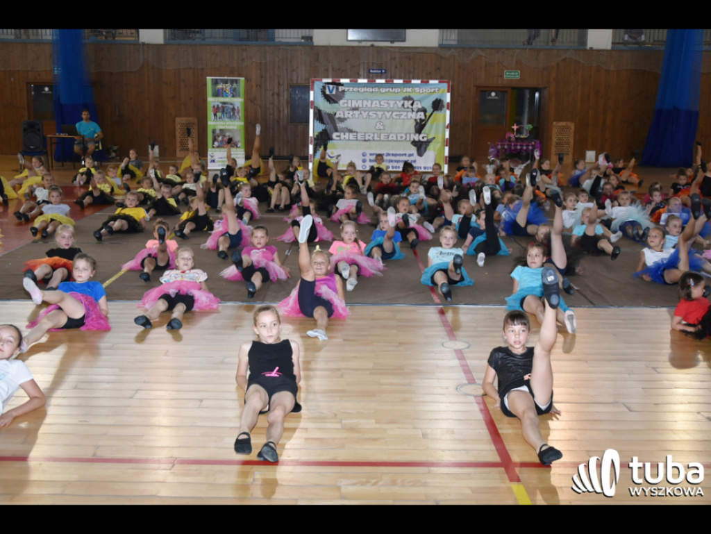 JK Sport podsumowało kolejny rok pracy. Fantastyczny pokaz gimnastyczno-akrobatyczny