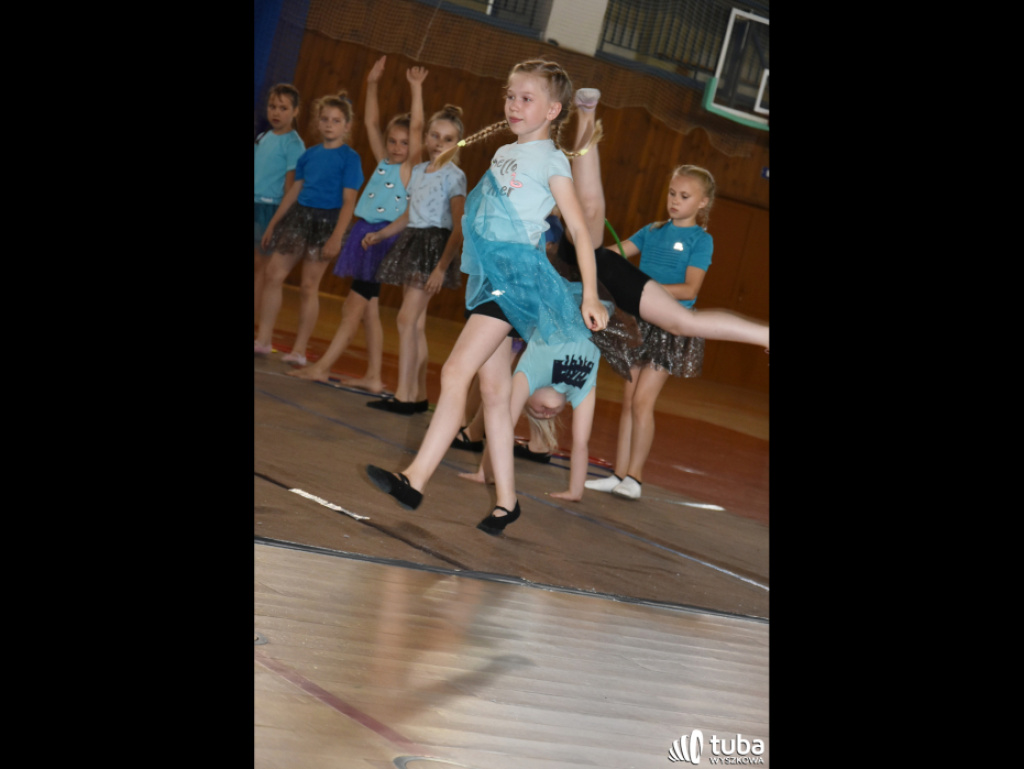 JK Sport podsumowało kolejny rok pracy. Fantastyczny pokaz gimnastyczno-akrobatyczny