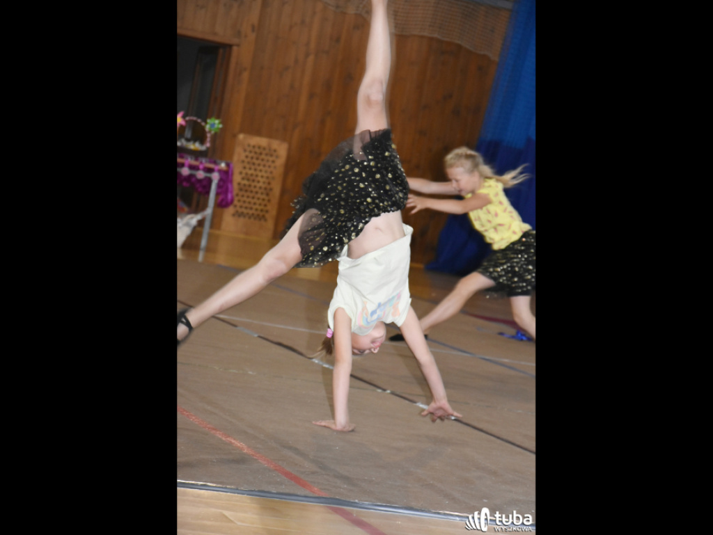 JK Sport podsumowało kolejny rok pracy. Fantastyczny pokaz gimnastyczno-akrobatyczny