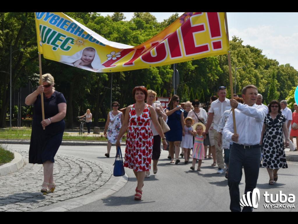 Ulicami Wyszkowa przeszedł Marsz dla Życia i Rodziny