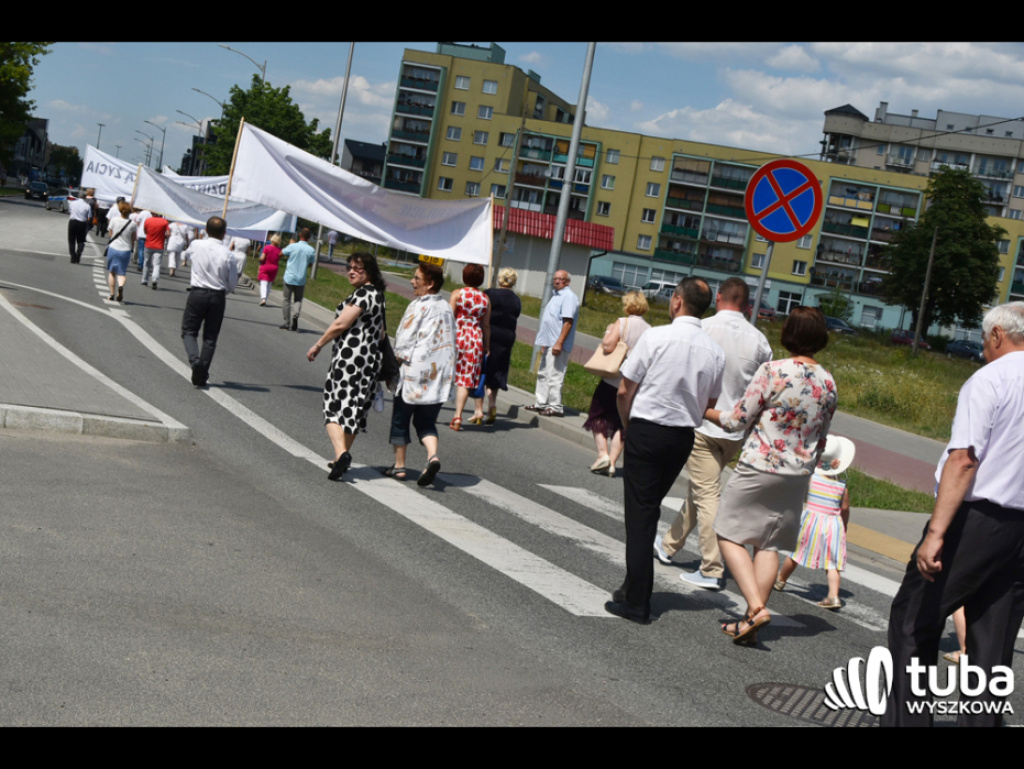 Ulicami Wyszkowa przeszedł Marsz dla Życia i Rodziny