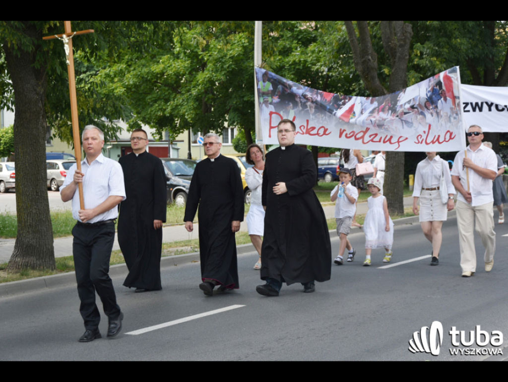 Ulicami Wyszkowa przeszedł Marsz dla Życia i Rodziny
