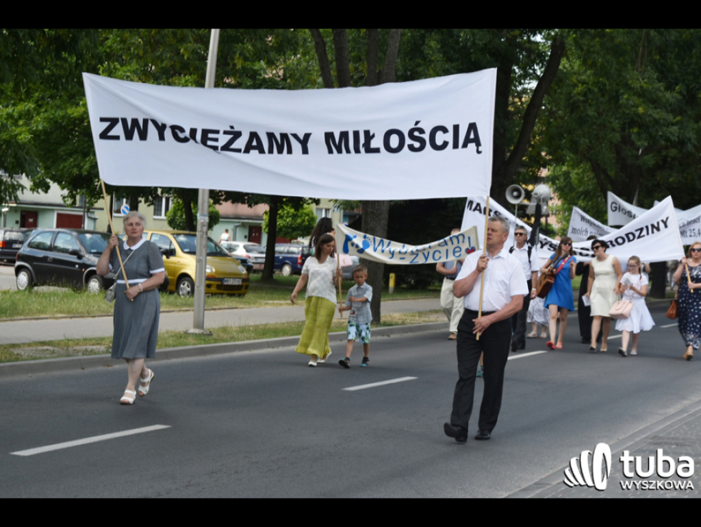 Ulicami Wyszkowa przeszedł Marsz dla Życia i Rodziny