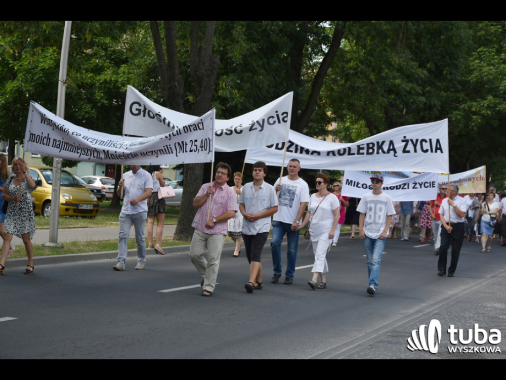 Ulicami Wyszkowa przeszedł Marsz dla Życia i Rodziny