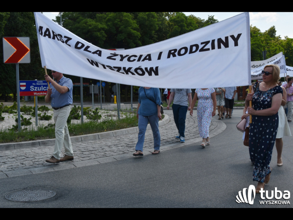 Ulicami Wyszkowa przeszedł Marsz dla Życia i Rodziny