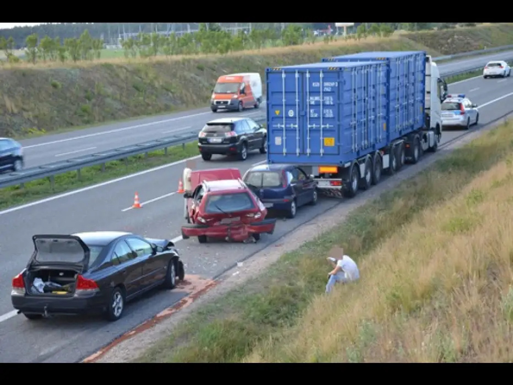 Dwa wypadki na S8. Korek gigant na wjeździe do Wyszkowa
