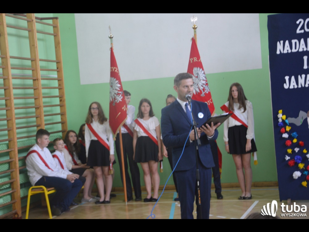 Dumni ze swego patrona. Szkoła Podstawowa w Leszczydole-Nowinach od 20 lat z Janem Pawłem II