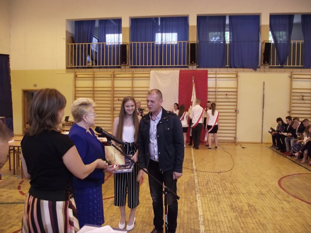 Czas na zasłużony  odpoczynek - zakończenie roku szkolnego w Gimnazjum w Zabrodziu