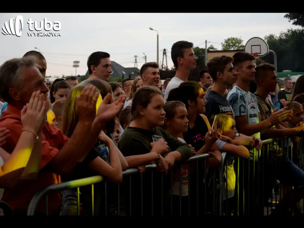 Prawie „do białego rana” trwała zabawa w rytm disco polo w Rząśniku
