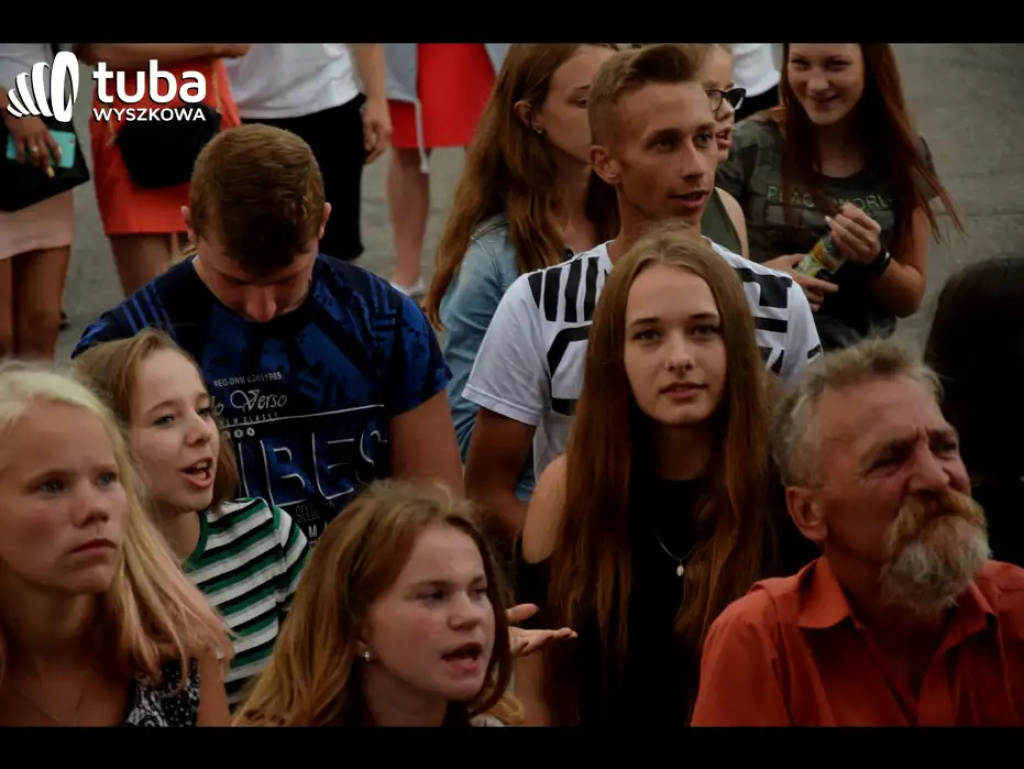Prawie „do białego rana” trwała zabawa w rytm disco polo w Rząśniku