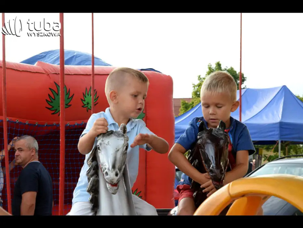Prawie „do białego rana” trwała zabawa w rytm disco polo w Rząśniku