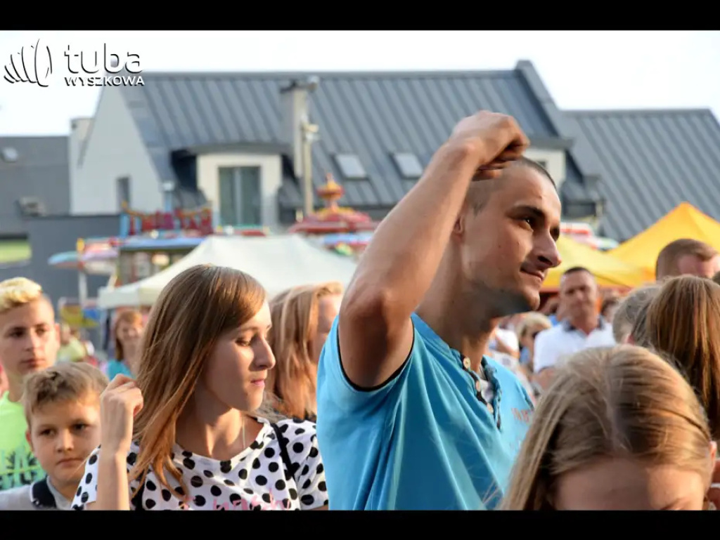 Prawie „do białego rana” trwała zabawa w rytm disco polo w Rząśniku