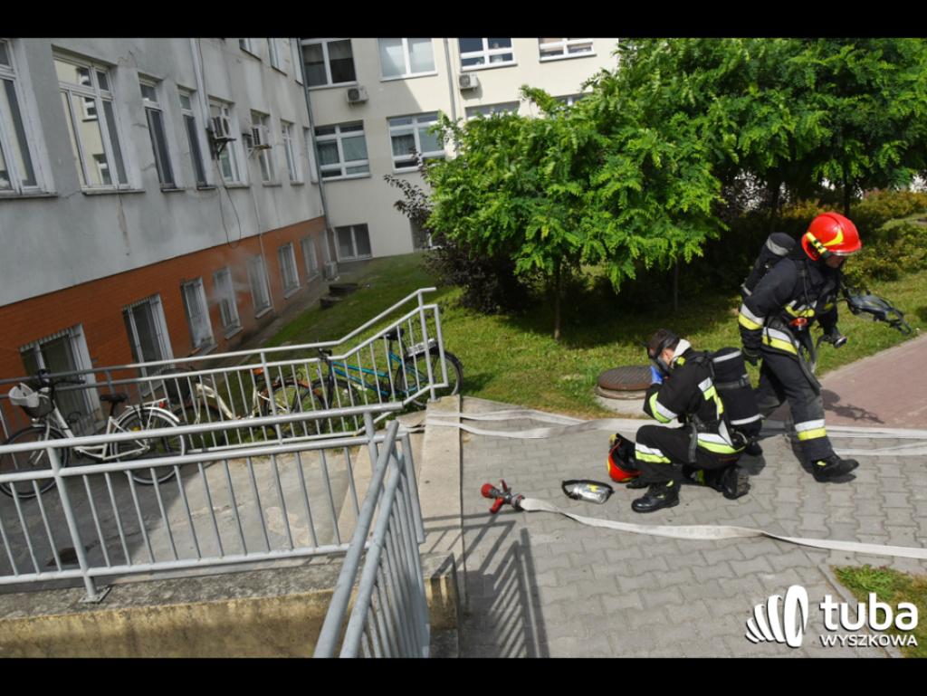 Terrorysta zaatakował wyszkowski szpital i wywołał pożar