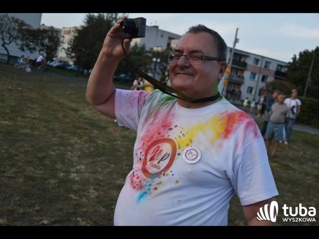 Holi party, czyli kolorowe powitanie szkoły w Wyszkowie (zdjęcia, video)