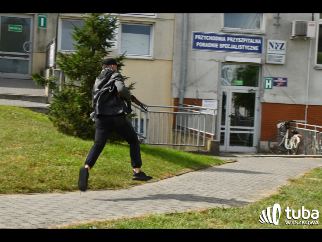 Terrorysta zaatakował wyszkowski szpital i wywołał pożar