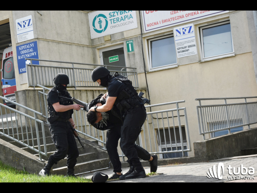 Terrorysta zaatakował wyszkowski szpital i wywołał pożar