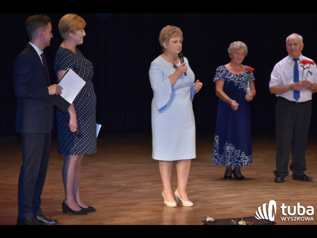 Piękny trzydziestoletni - Dom Dziennego Pobytu 