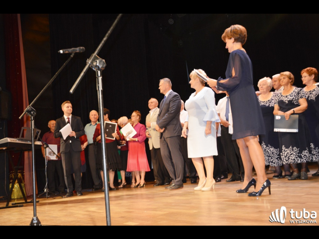 Piękny trzydziestoletni - Dom Dziennego Pobytu 