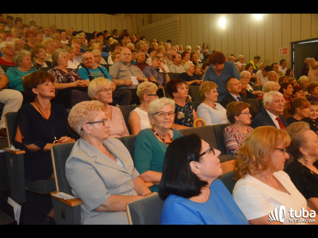 Piękny trzydziestoletni - Dom Dziennego Pobytu 