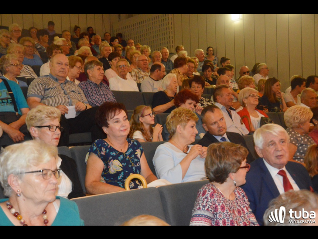 Piękny trzydziestoletni - Dom Dziennego Pobytu 