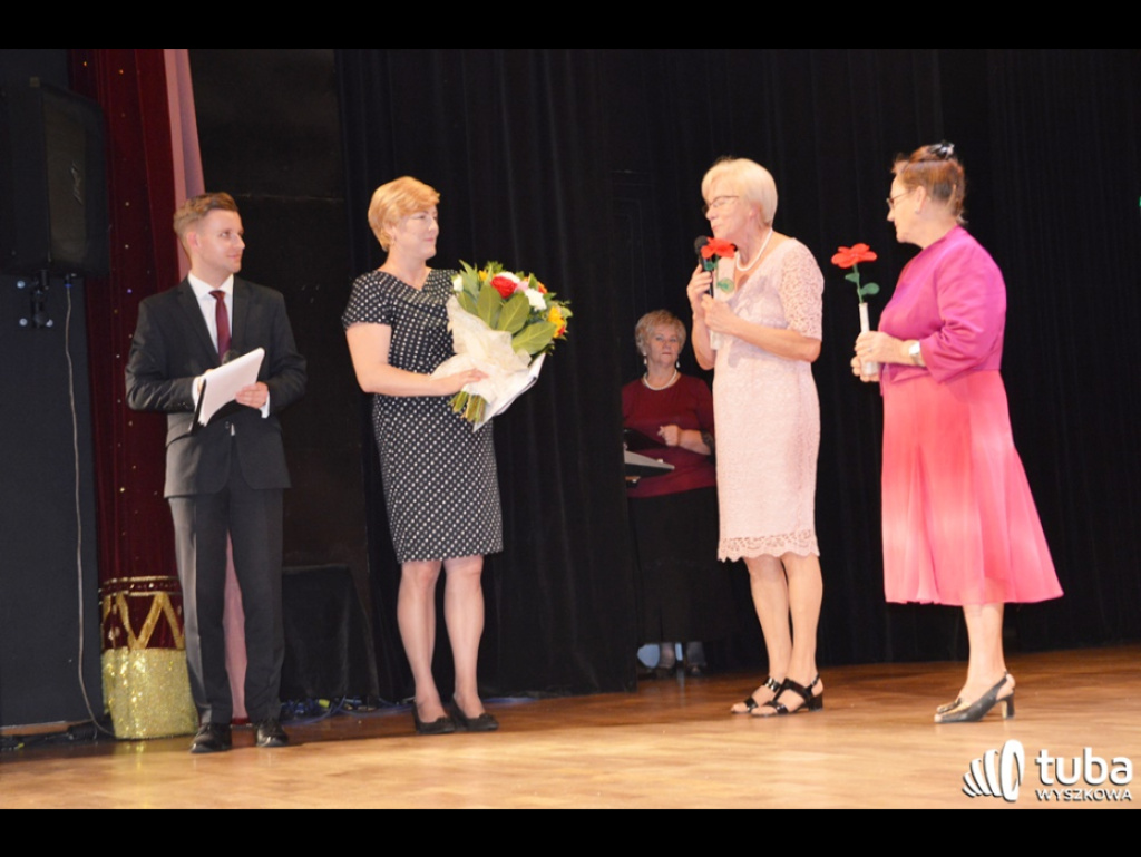 Piękny trzydziestoletni - Dom Dziennego Pobytu 