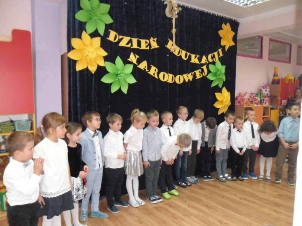 Akademia z okazji Dnia Edukacji Narodowej w Przedszkolu nr 9 w Wyszkowie