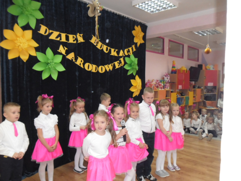 Akademia z okazji Dnia Edukacji Narodowej w Przedszkolu nr 9 w Wyszkowie