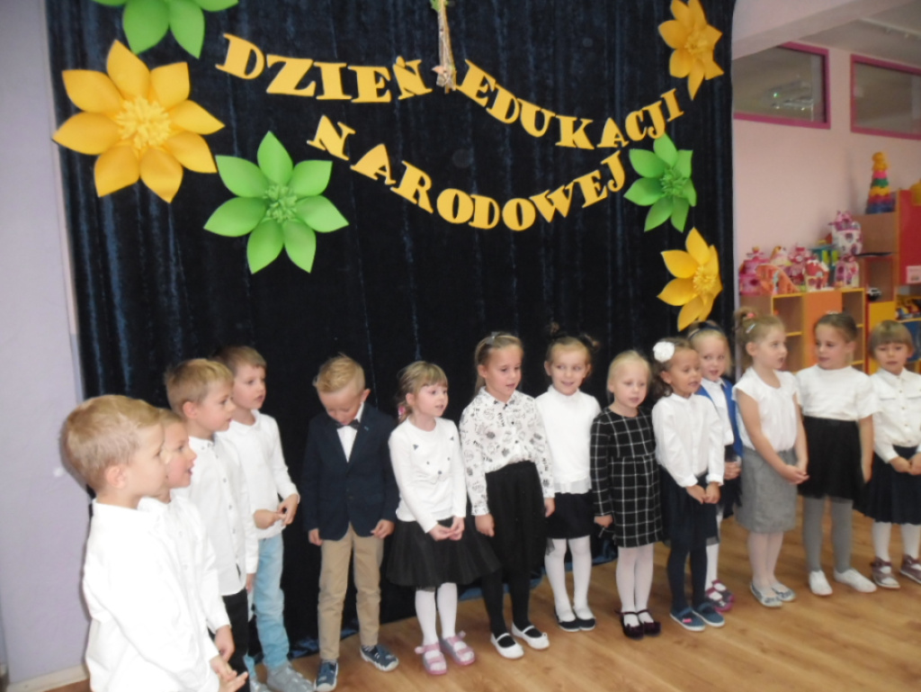 Akademia z okazji Dnia Edukacji Narodowej w Przedszkolu nr 9 w Wyszkowie