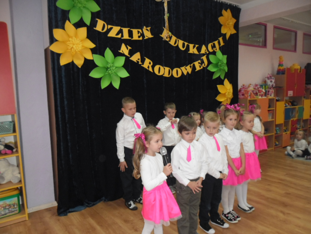 Akademia z okazji Dnia Edukacji Narodowej w Przedszkolu nr 9 w Wyszkowie