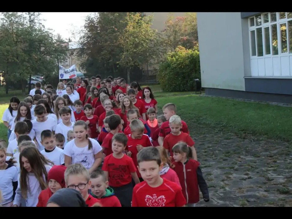 Uczniowie Szkoły Podstawowej nr 4 w 