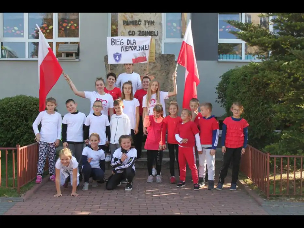 Uczniowie Szkoły Podstawowej nr 4 w 