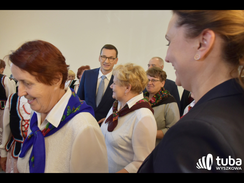 Premier Morawiecki w Lucynowie Dużym i Zabrodziu spotkał się ze strażakami i gospodyniami wiejskimi (FOTO/ VIDEO)