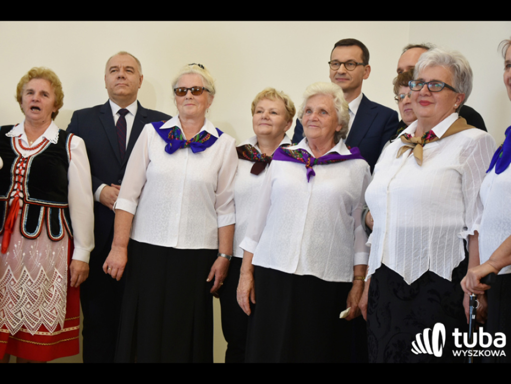 Premier Morawiecki w Lucynowie Dużym i Zabrodziu spotkał się ze strażakami i gospodyniami wiejskimi (FOTO/ VIDEO)