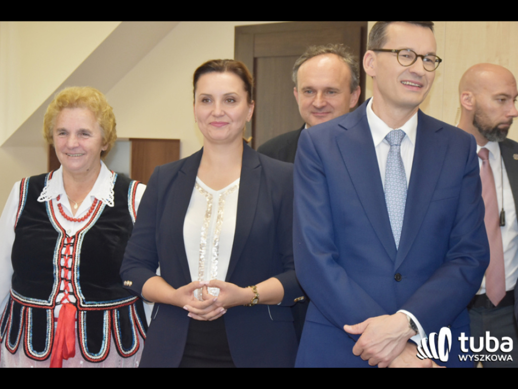 Premier Morawiecki w Lucynowie Dużym i Zabrodziu spotkał się ze strażakami i gospodyniami wiejskimi (FOTO/ VIDEO)