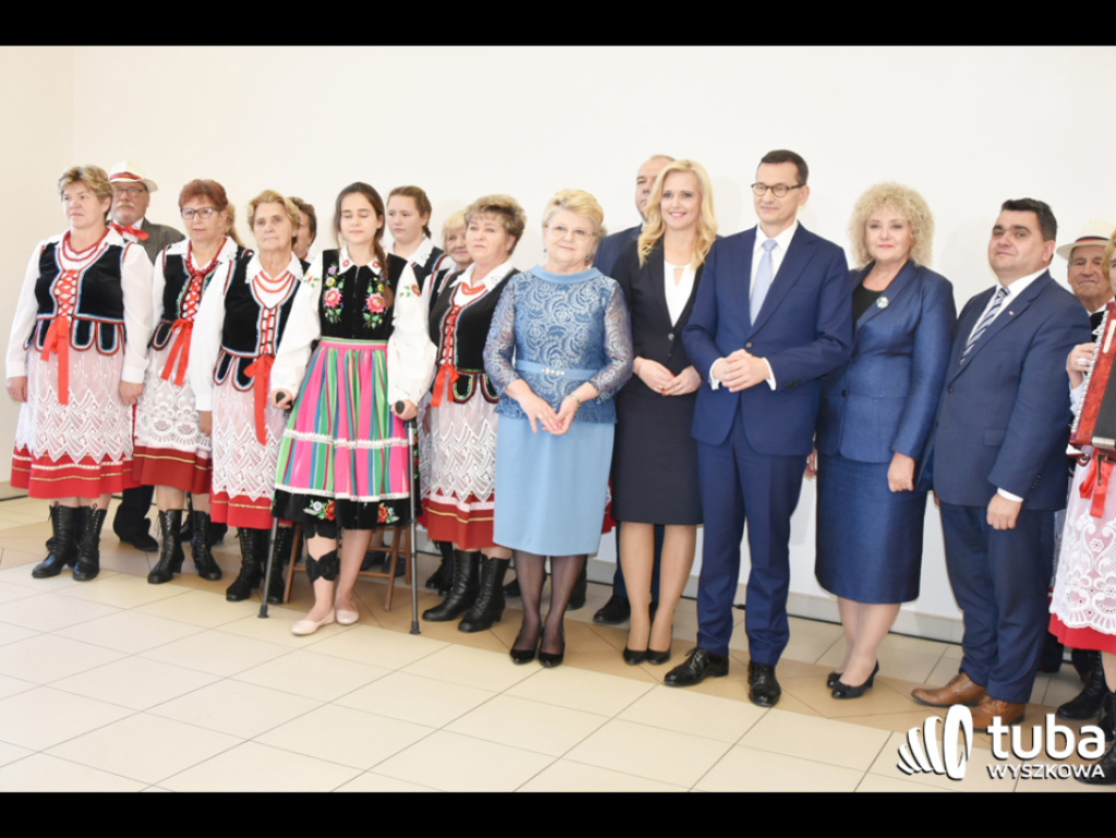 Premier Morawiecki w Lucynowie Dużym i Zabrodziu spotkał się ze strażakami i gospodyniami wiejskimi (FOTO/ VIDEO)