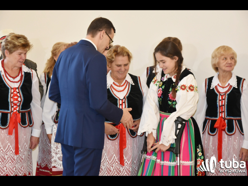 Premier Morawiecki w Lucynowie Dużym i Zabrodziu spotkał się ze strażakami i gospodyniami wiejskimi (FOTO/ VIDEO)