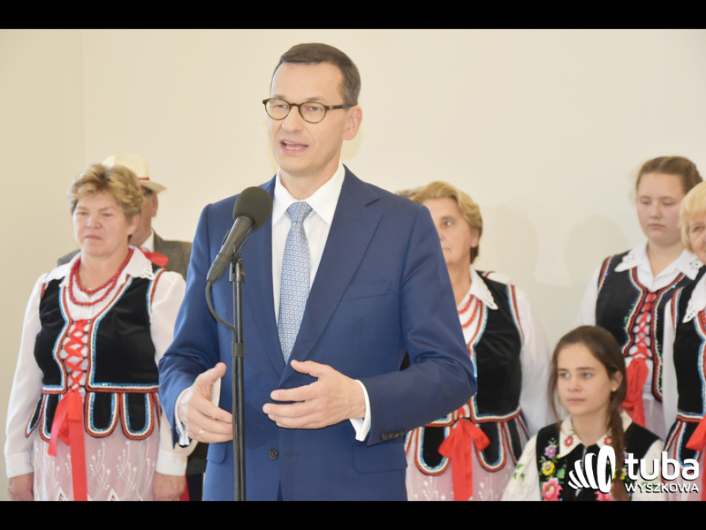 Premier Morawiecki w Lucynowie Dużym i Zabrodziu spotkał się ze strażakami i gospodyniami wiejskimi (FOTO/ VIDEO)