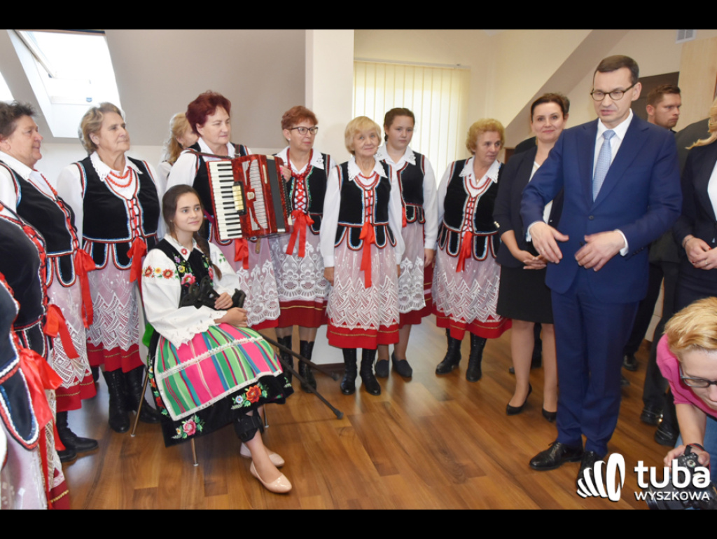 Premier Morawiecki w Lucynowie Dużym i Zabrodziu spotkał się ze strażakami i gospodyniami wiejskimi (FOTO/ VIDEO)