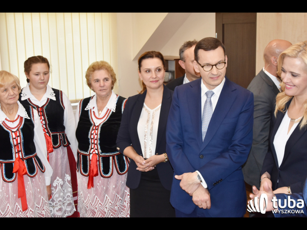 Premier Morawiecki w Lucynowie Dużym i Zabrodziu spotkał się ze strażakami i gospodyniami wiejskimi (FOTO/ VIDEO)