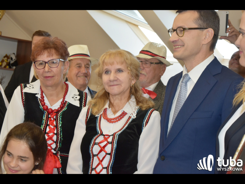 Premier Morawiecki w Lucynowie Dużym i Zabrodziu spotkał się ze strażakami i gospodyniami wiejskimi (FOTO/ VIDEO)