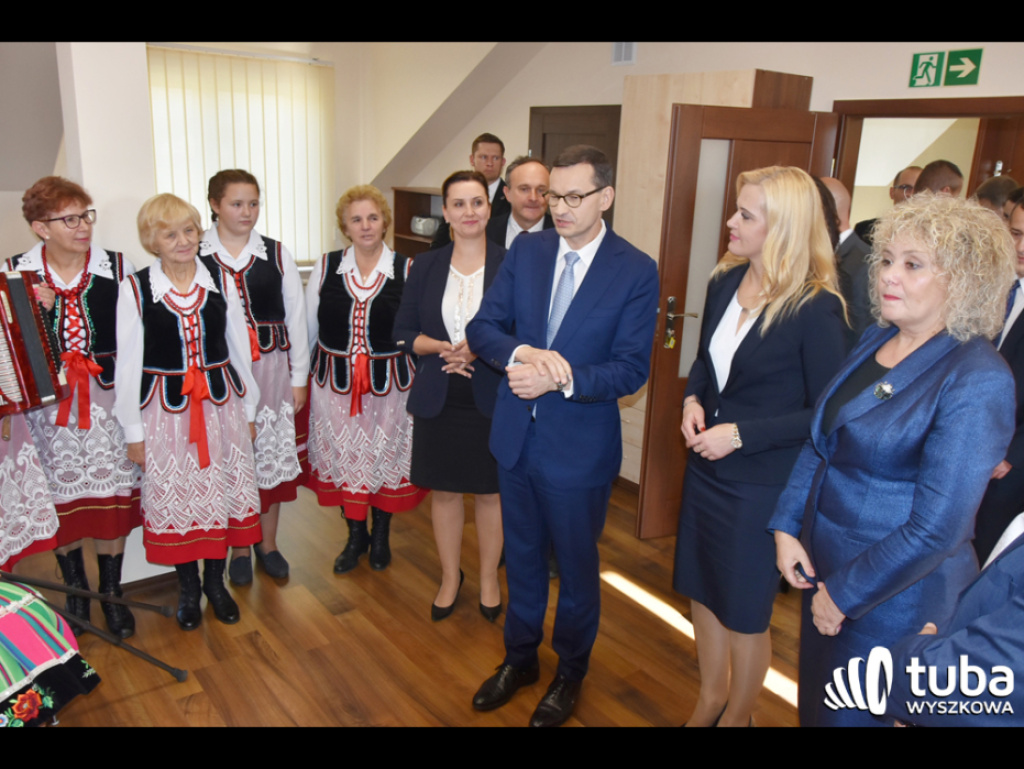 Premier Morawiecki w Lucynowie Dużym i Zabrodziu spotkał się ze strażakami i gospodyniami wiejskimi (FOTO/ VIDEO)