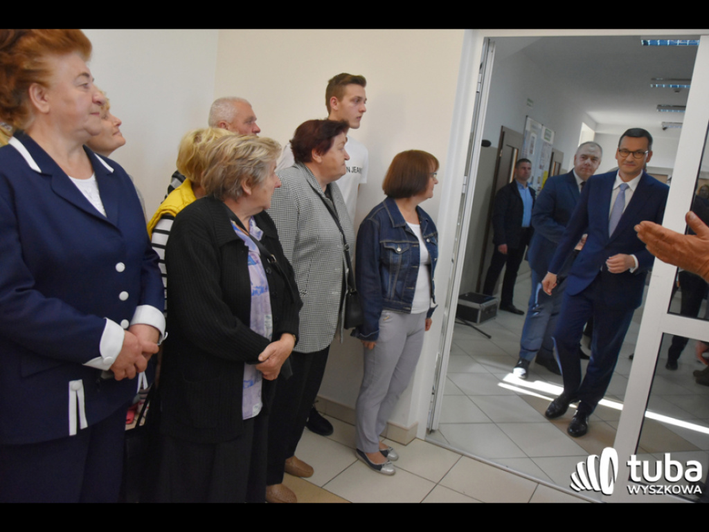 Premier Morawiecki w Lucynowie Dużym i Zabrodziu spotkał się ze strażakami i gospodyniami wiejskimi (FOTO/ VIDEO)