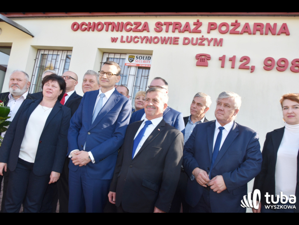 Premier Morawiecki w Lucynowie Dużym i Zabrodziu spotkał się ze strażakami i gospodyniami wiejskimi (FOTO/ VIDEO)