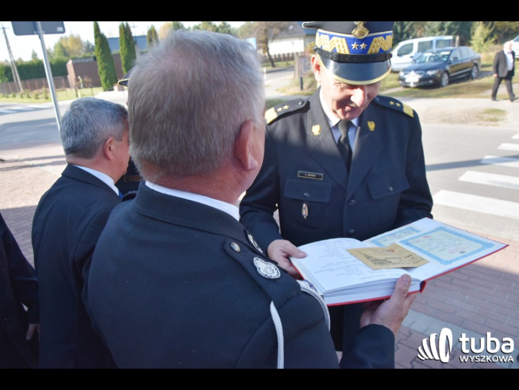 Premier Morawiecki w Lucynowie Dużym i Zabrodziu spotkał się ze strażakami i gospodyniami wiejskimi (FOTO/ VIDEO)
